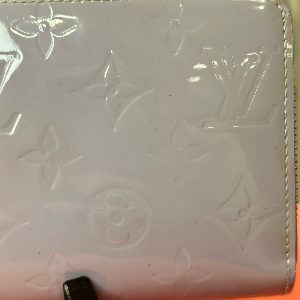 Louis Vuitton Zippy Vernis Lilac - Picture 3 of 16